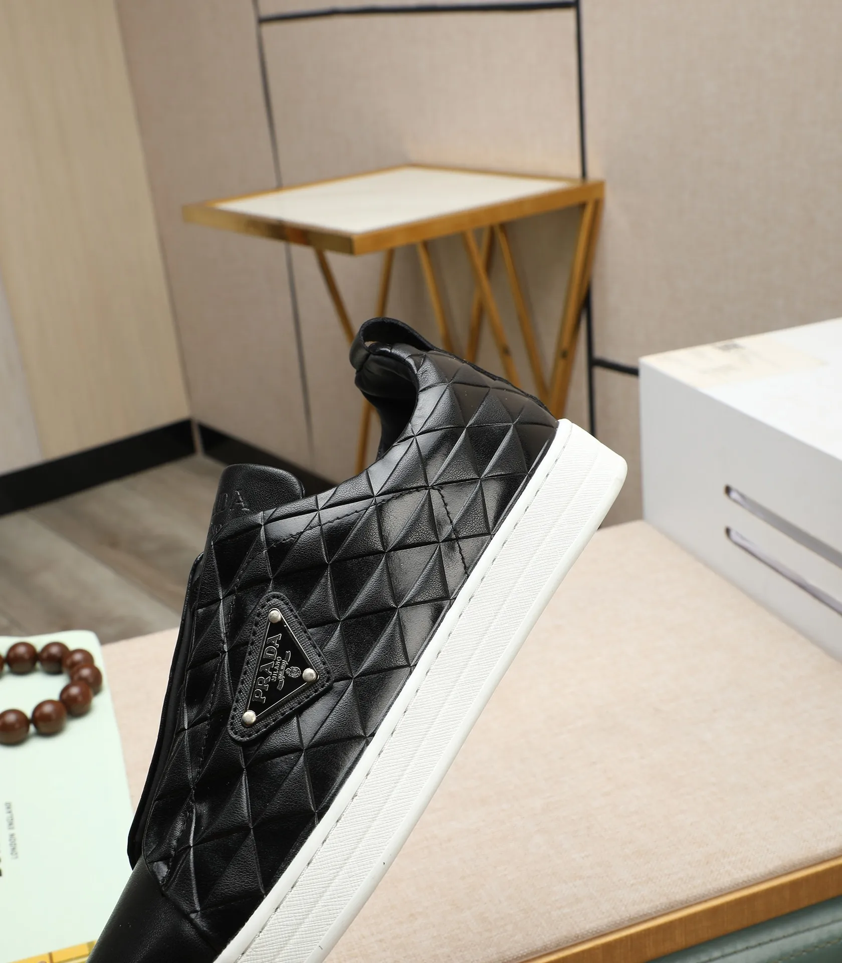 Men's men's shoes💰540🌹🌹[PRADA—Prada] 2024 latest model🙈original replica! 👟👟👟The uppers are made of top-notch workmanship from Italy🇮🇹Imported calfskin❗️The cowhide lining is suitable for travel. The original version has a large engraving sole, making it suitable for all kinds of travels, showing low-key luxury. Let quality speak for itself. Color: Size: 38-44